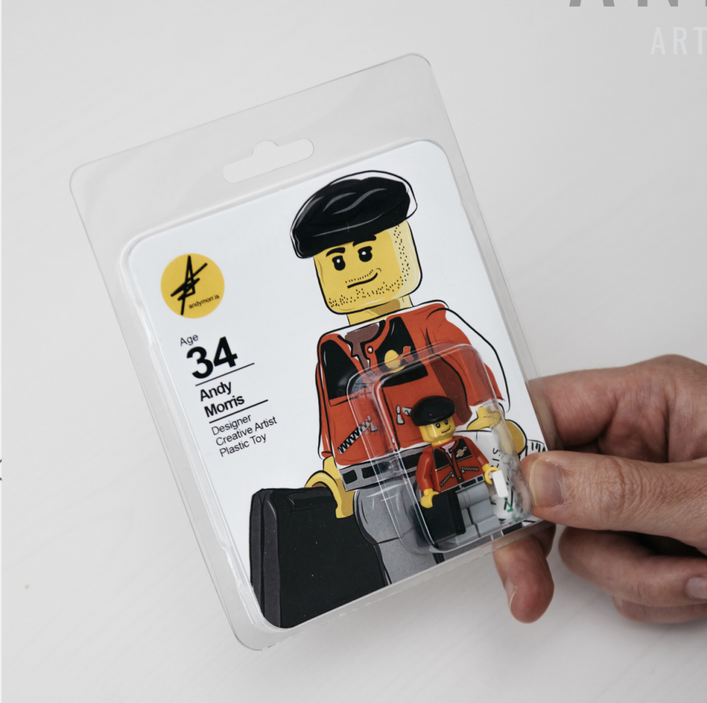 curriculum con un muñeco de lego